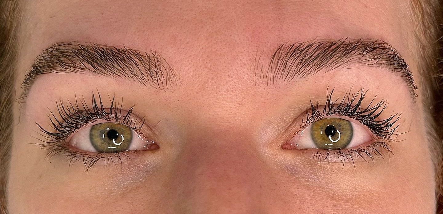 Remodelage des Sourcils - Melissa Medeiros - Mell Medeiros 