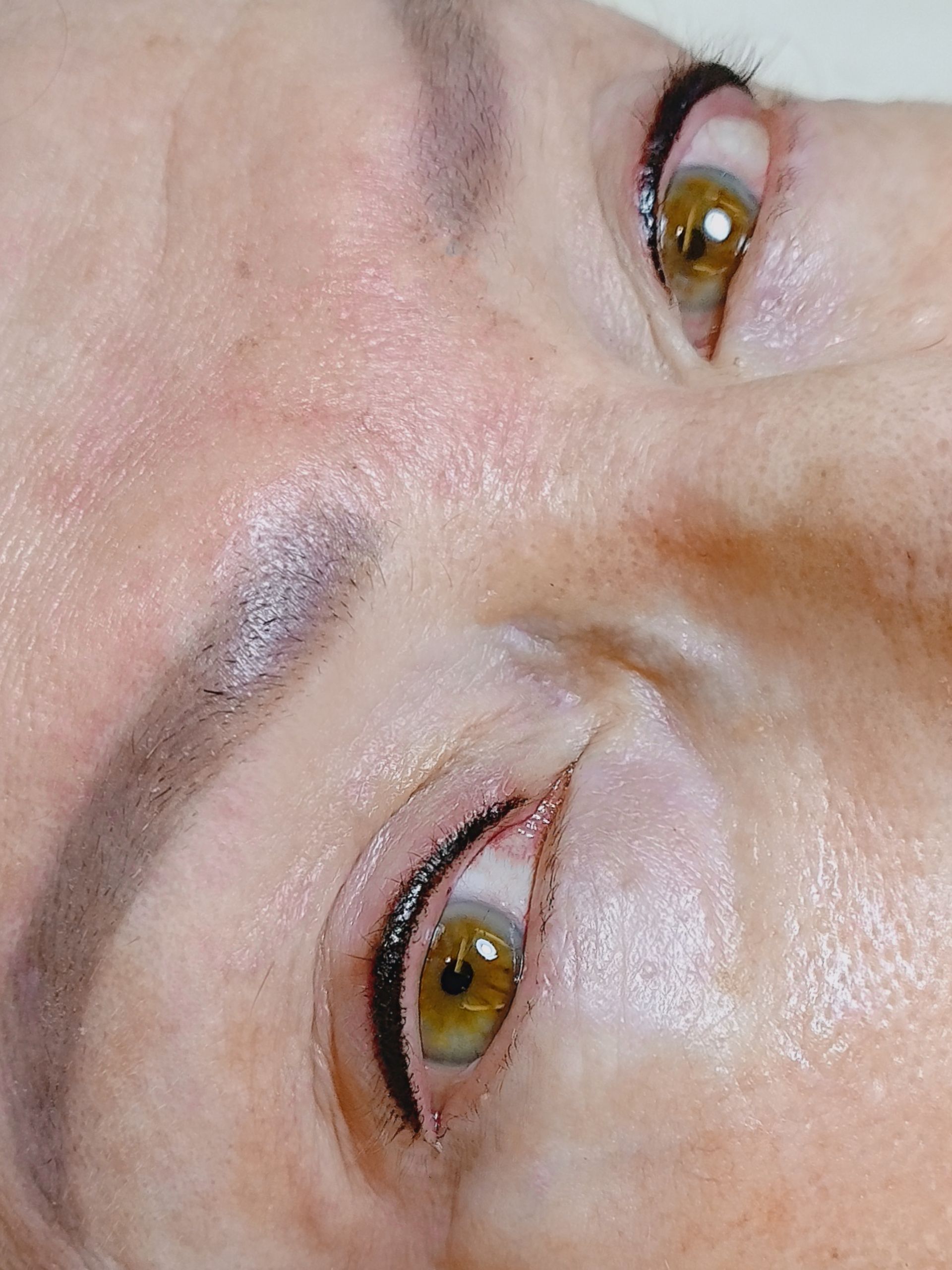 Eyeliner - Melissa Medeiros - Mell Medeiros
