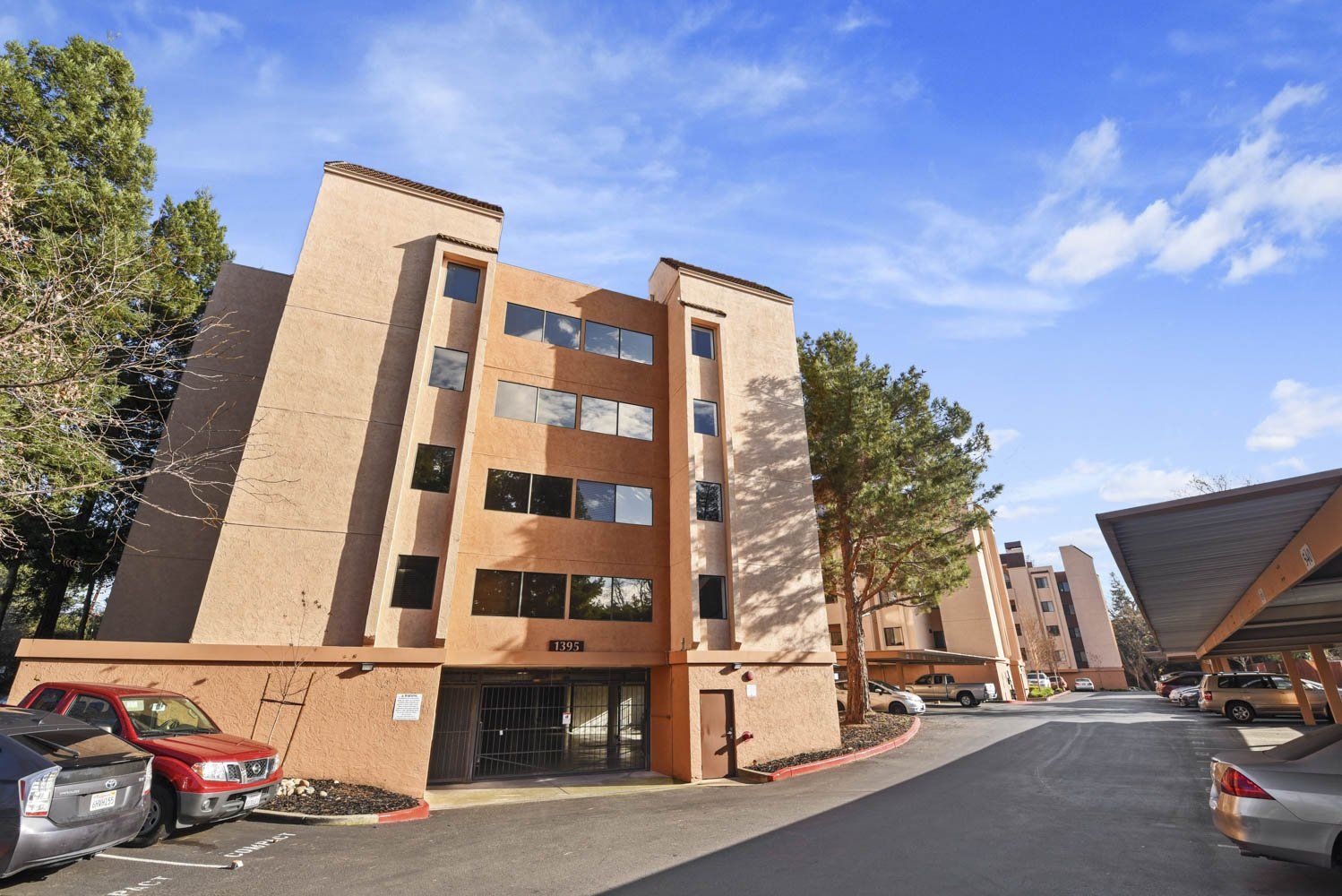 Exterior | Four Seasons Apartments