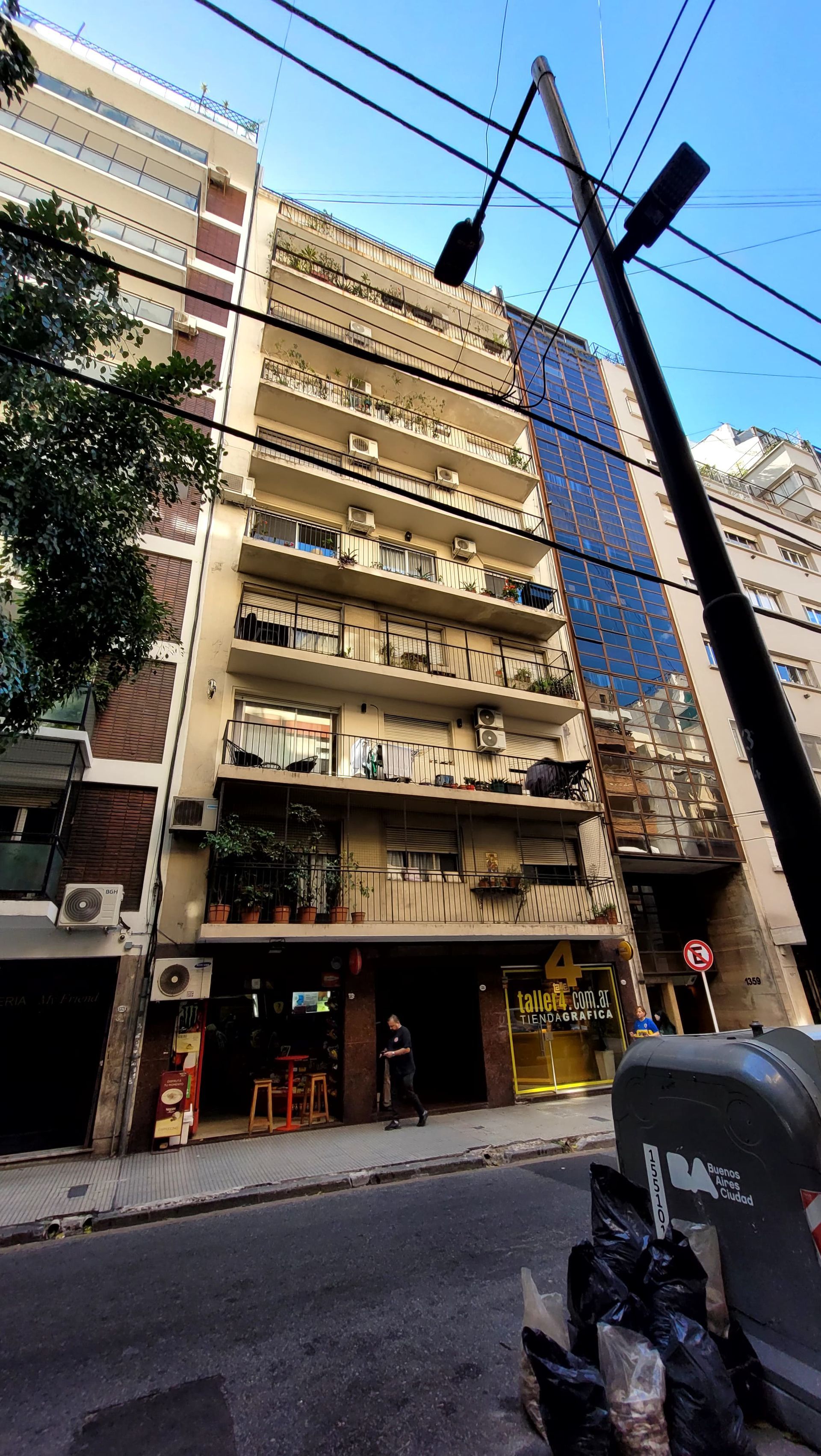 En Alquiler, Recoleta,  Paraguay 1300, 3er piso al lateral