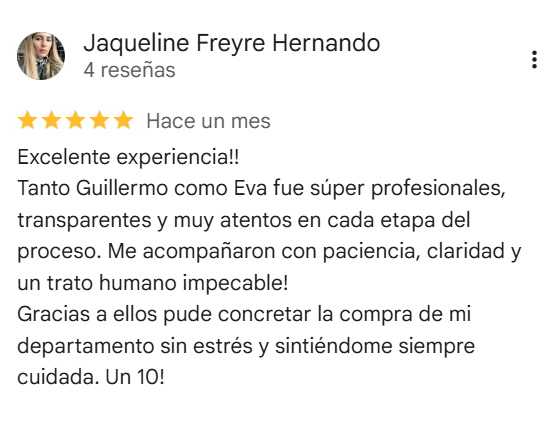 Revisión de una compra de bienes raíces, elogiando a los agentes por su profesionalismo y apoyo.