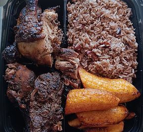 A plastic container filled with rice , chicken , and plantains.