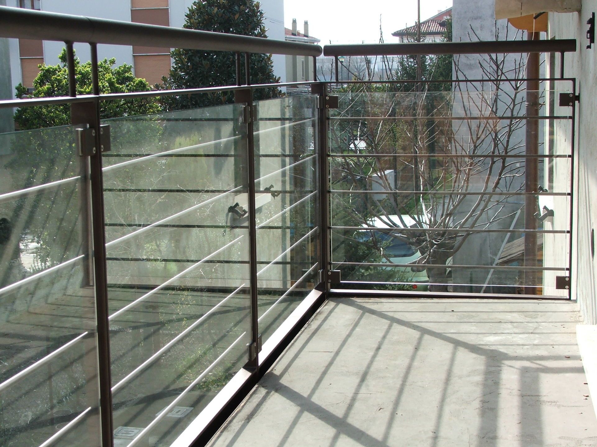 ringhiere a Treviso con vetrate