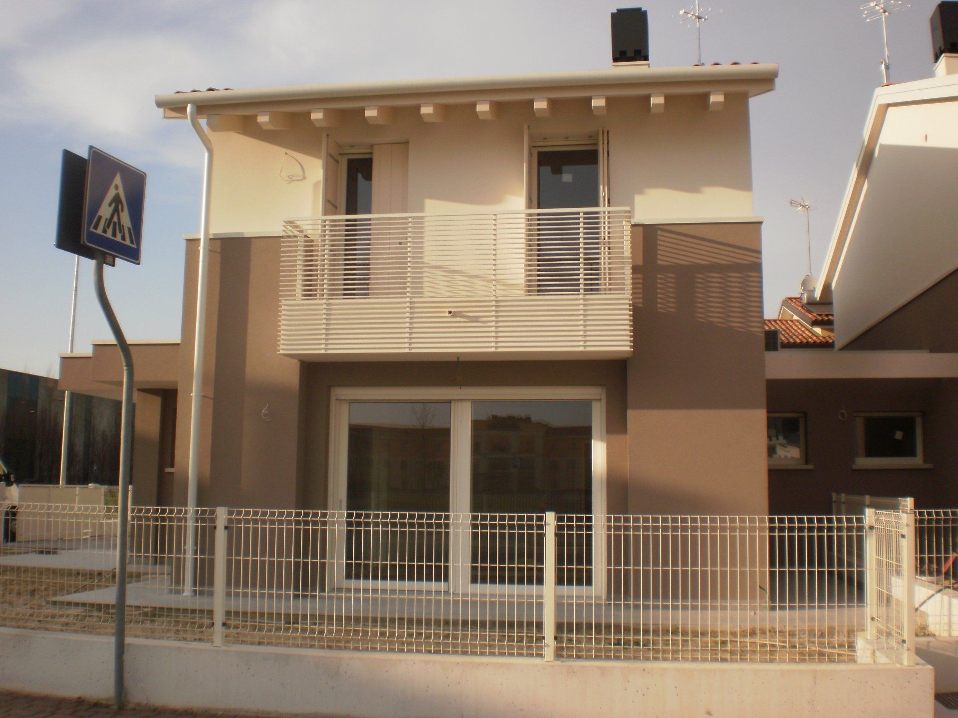 casa con ringhiere a Treviso