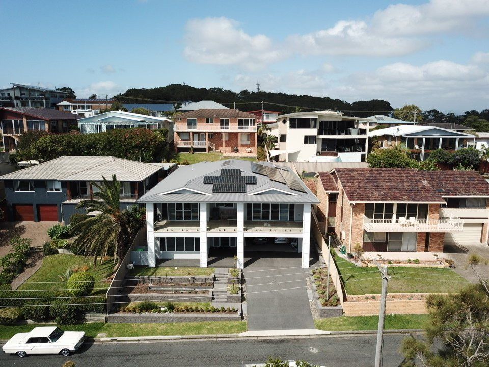 Beautiful House On The Residential Place - Renovation Specialist in Forster, NSW