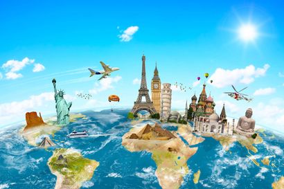 Collage mundial con temática de viajes sobre un océano azul
