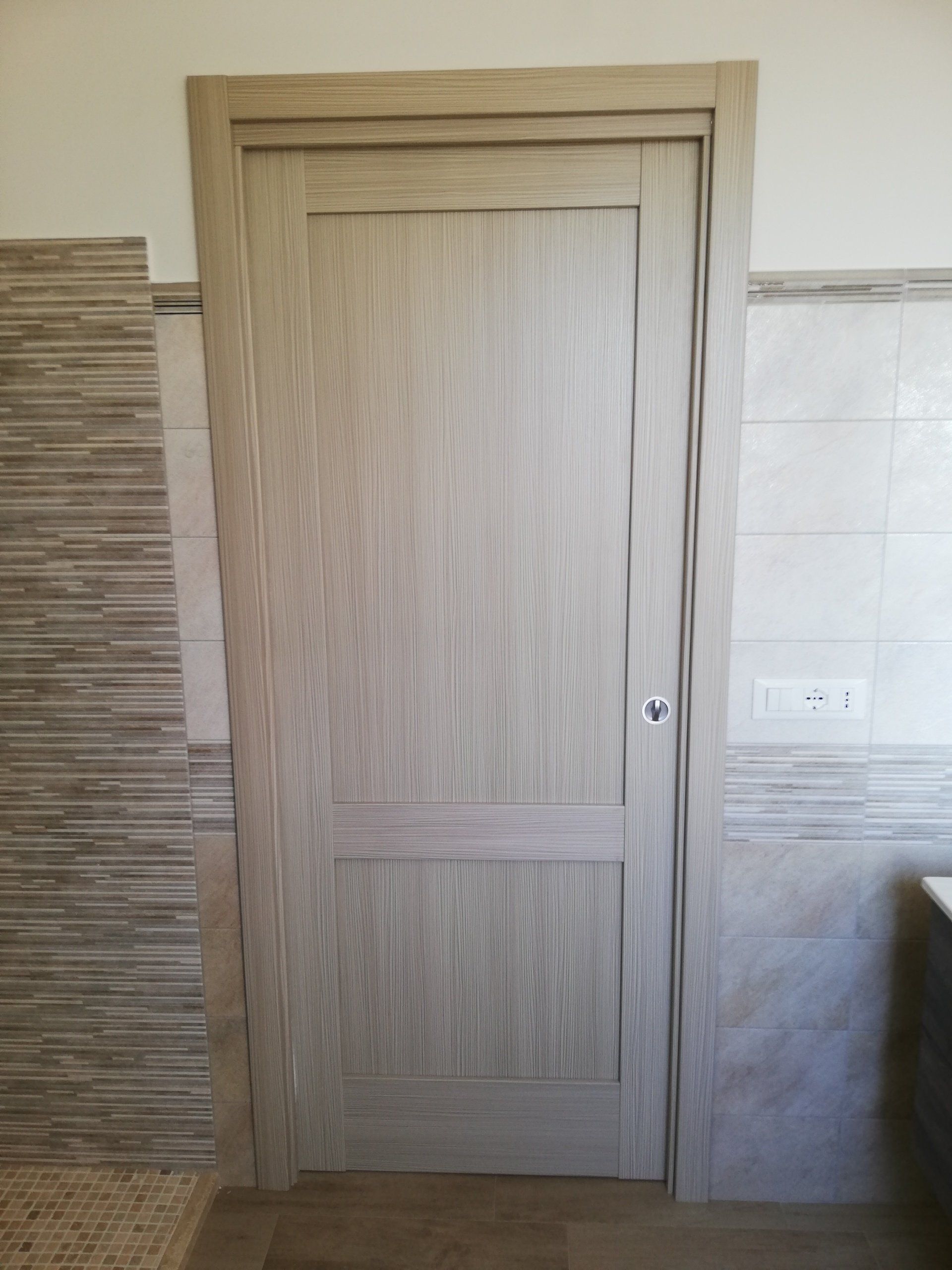 Porta interna scomparsa interno muro