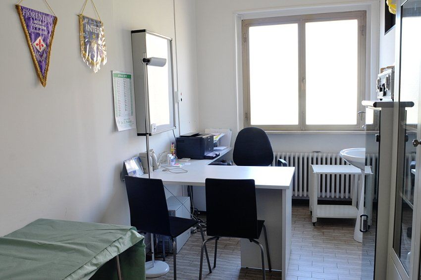 tavolo per consulenze di fisioterapia