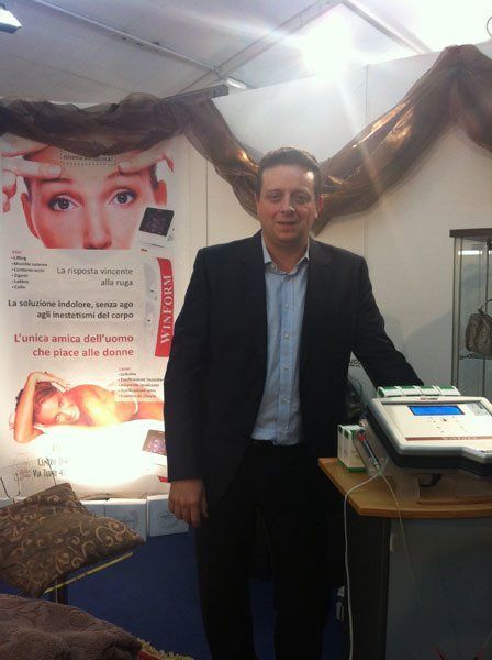 socio studio di fisioterapia con macchinario per tecarterapia