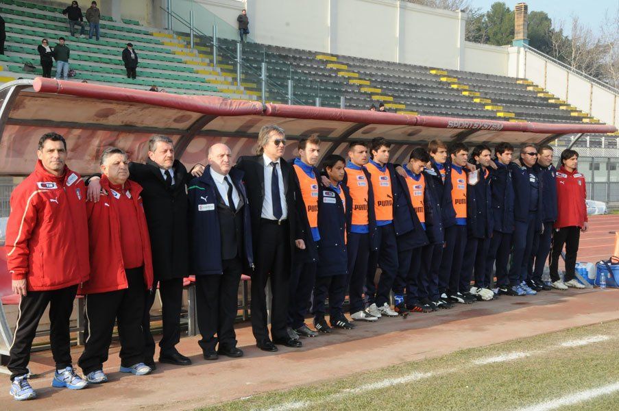 rappresentativa serie D durante l'inno nazionale