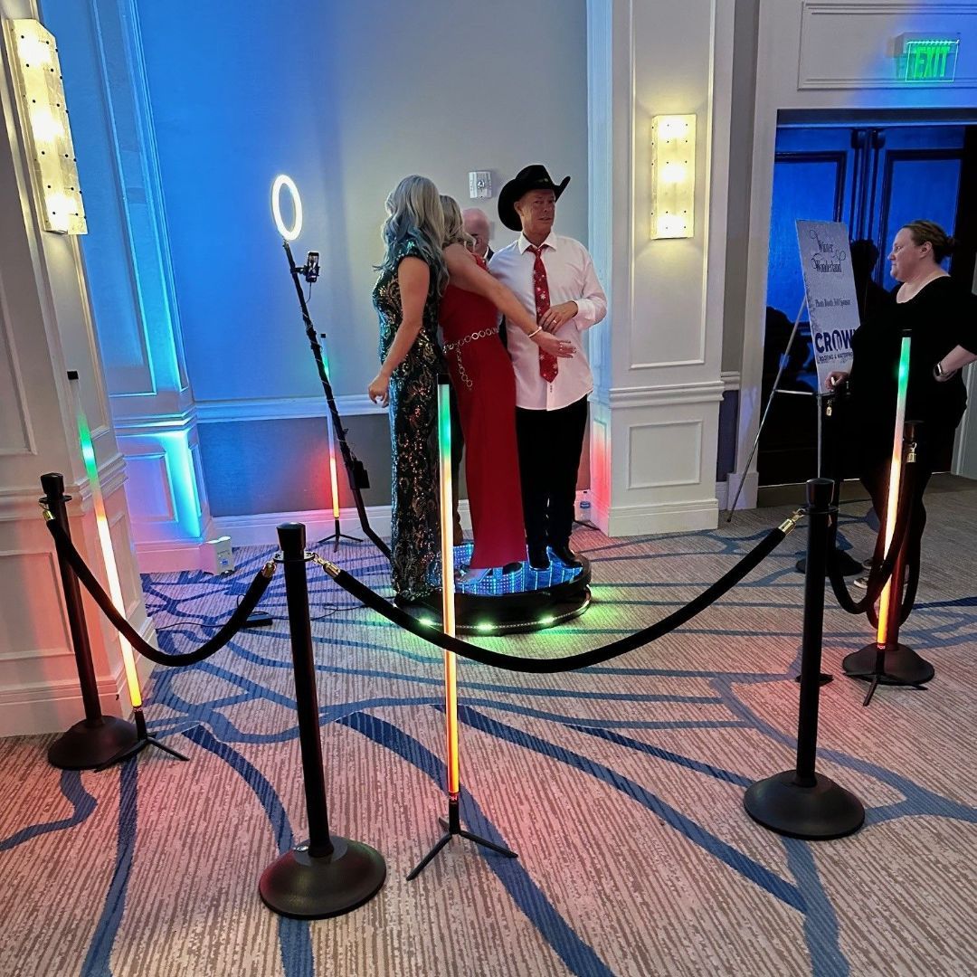 360 photo booth for rent with professional operator 