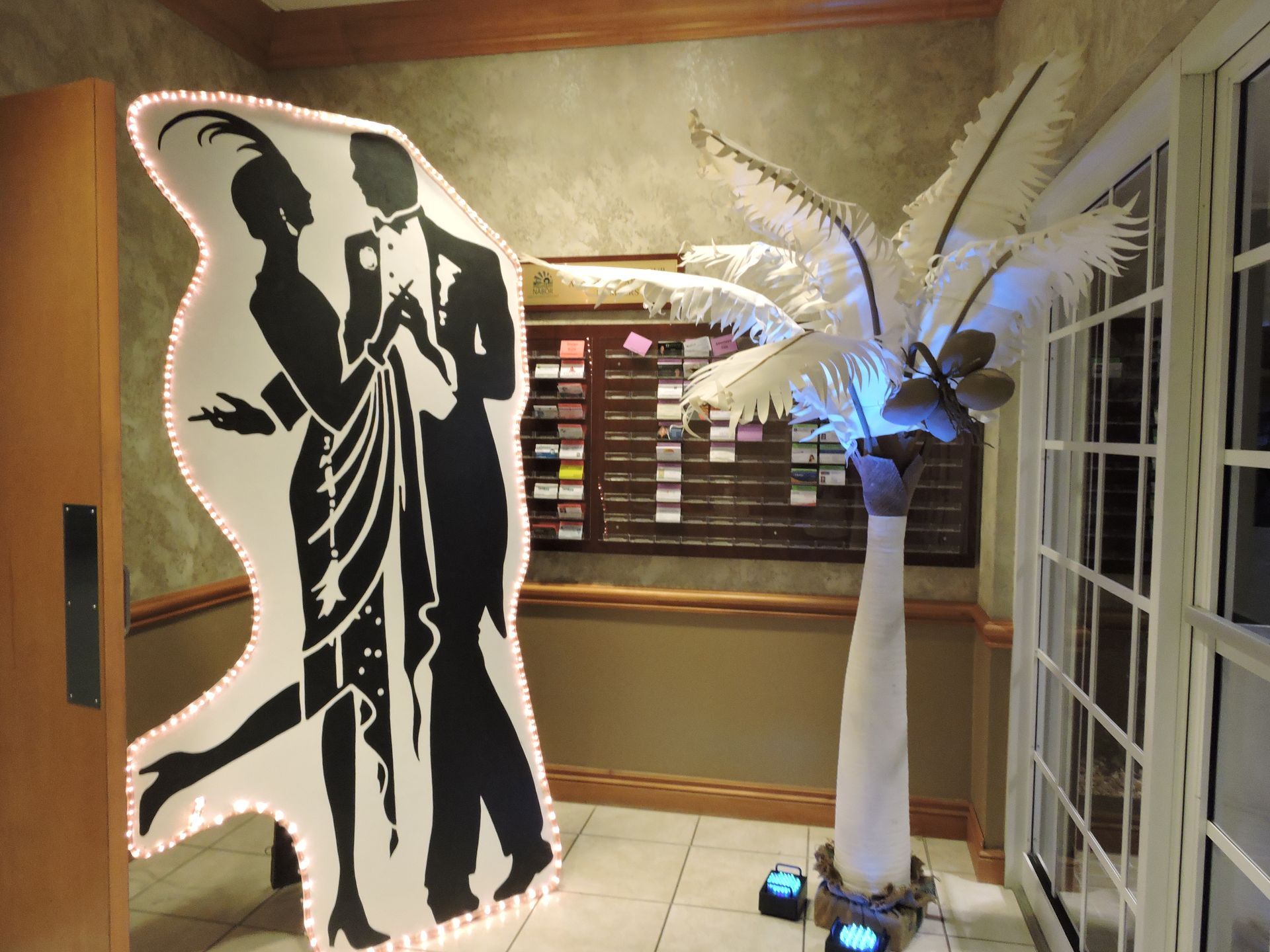 Great Gatsby theme props and decorations for special events. 