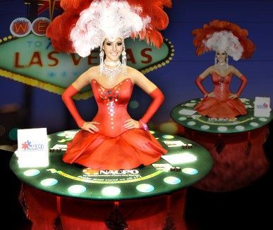 Live strolling tables for casino rental