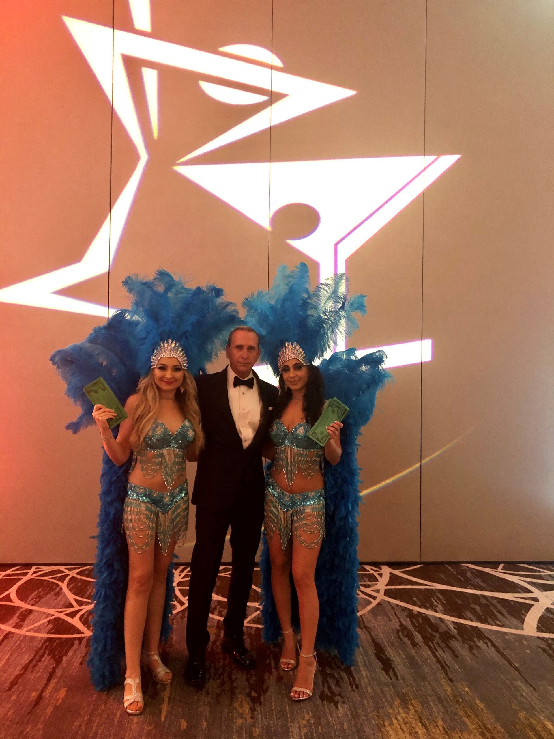 Showgirls with James Bond impersonator