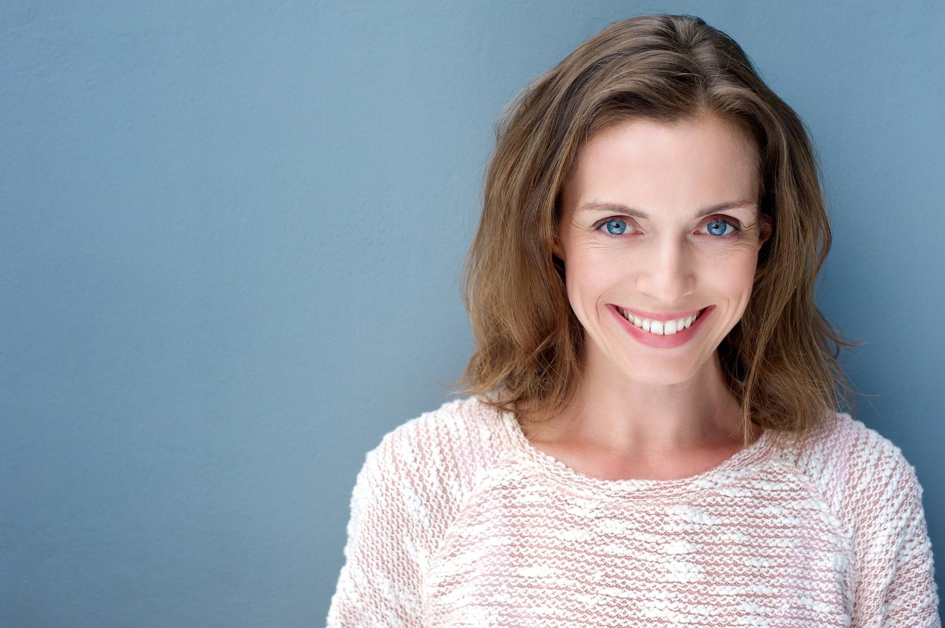 Woman who received teeth whitening service in Granage
