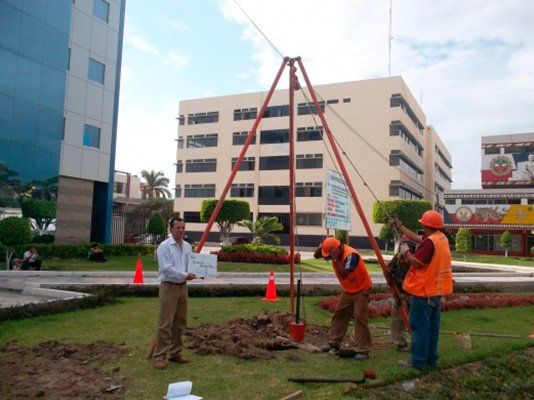 Exploración Geotécnica y Mecánica de Suelos