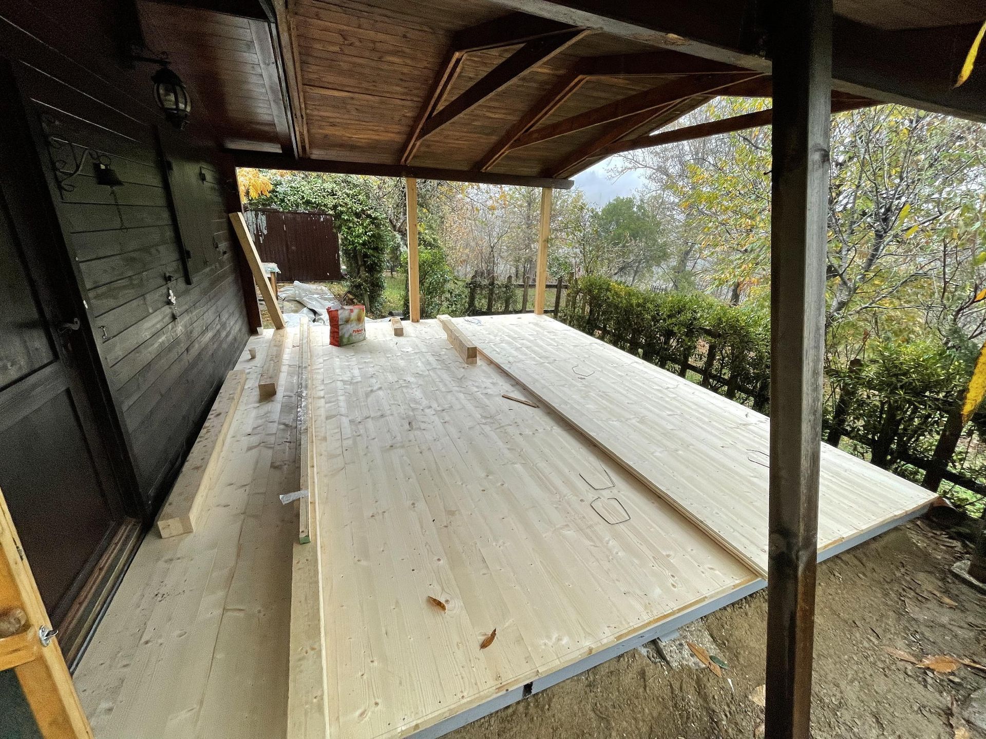 artigiano del legno posa pedane