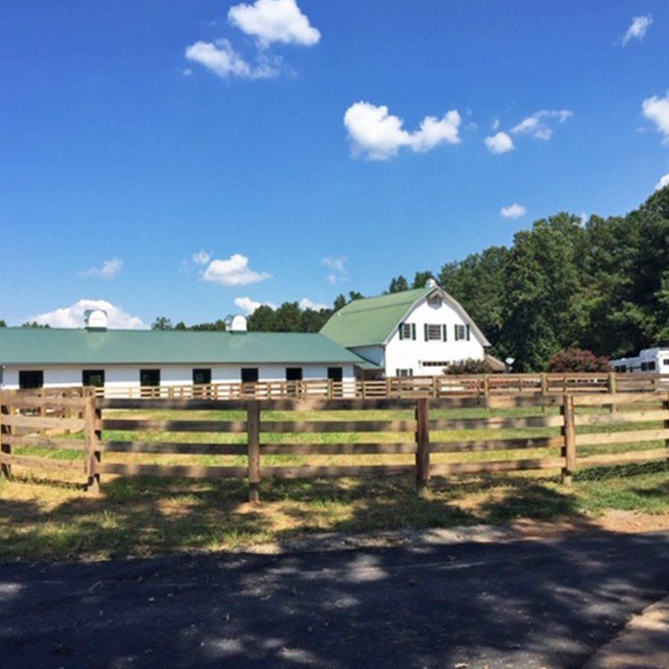 White House With A Wood Fence — Shelbyville, KY — Shuck Fence Company