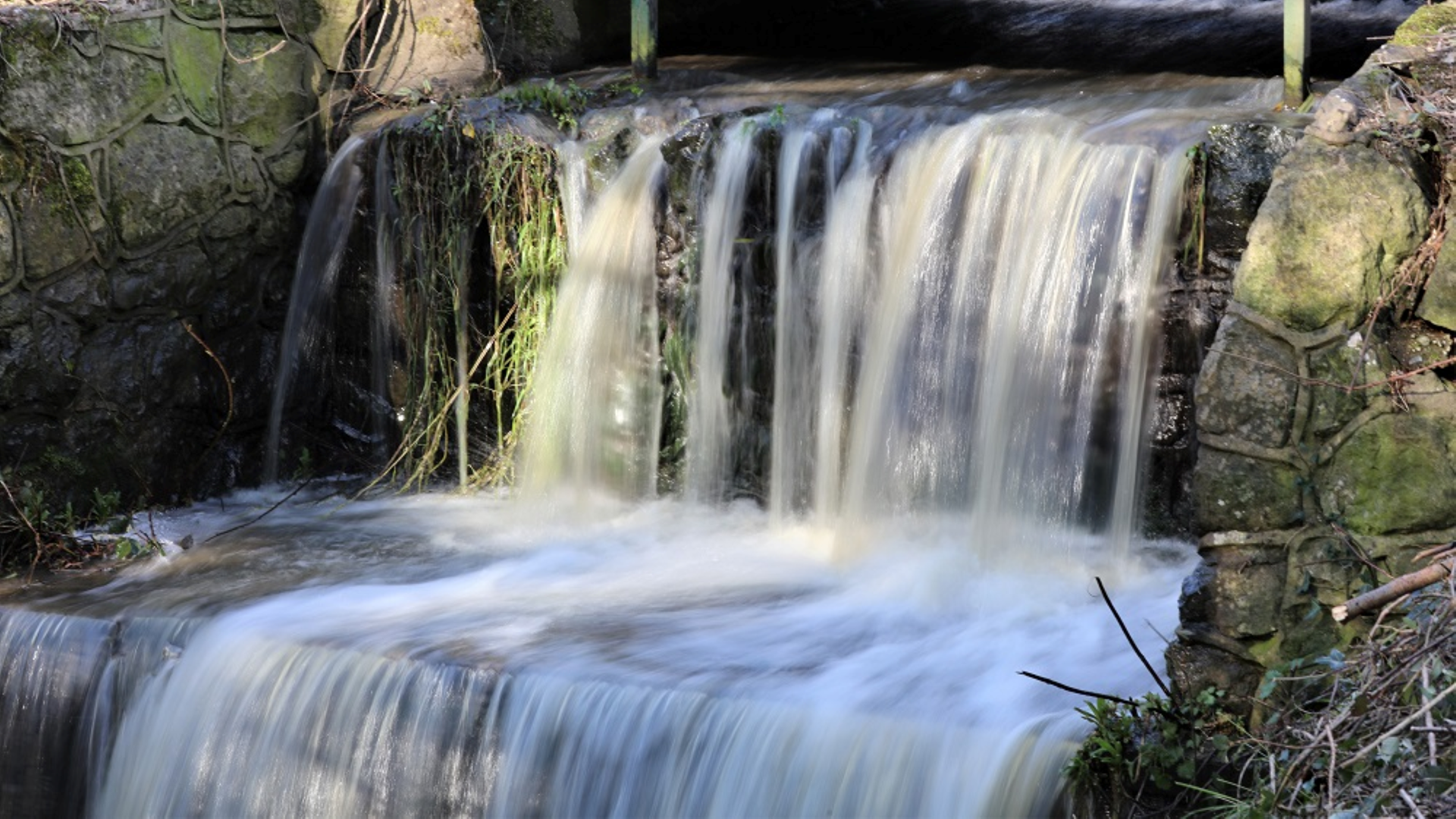 Hainault Lake
Outflow