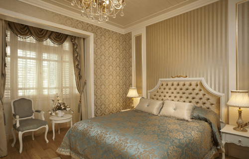 Team of decorators