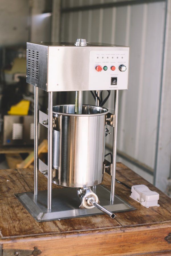 מכונת מילוי נקנקיות