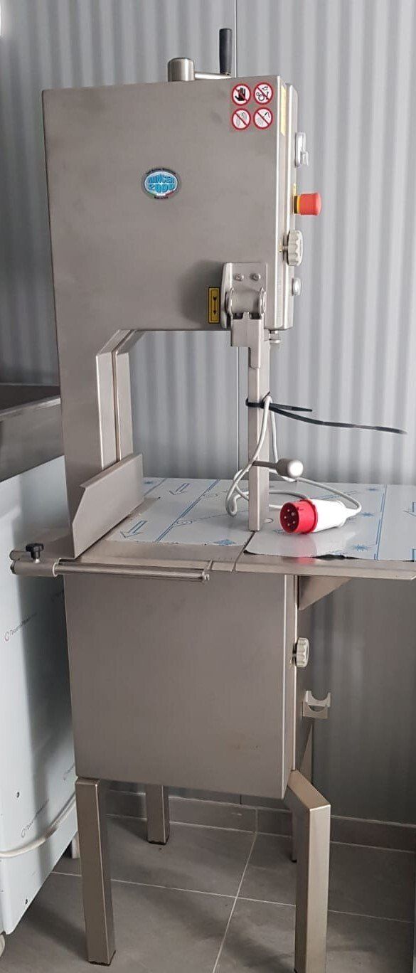 מסור רצפתי לבשר ודגים