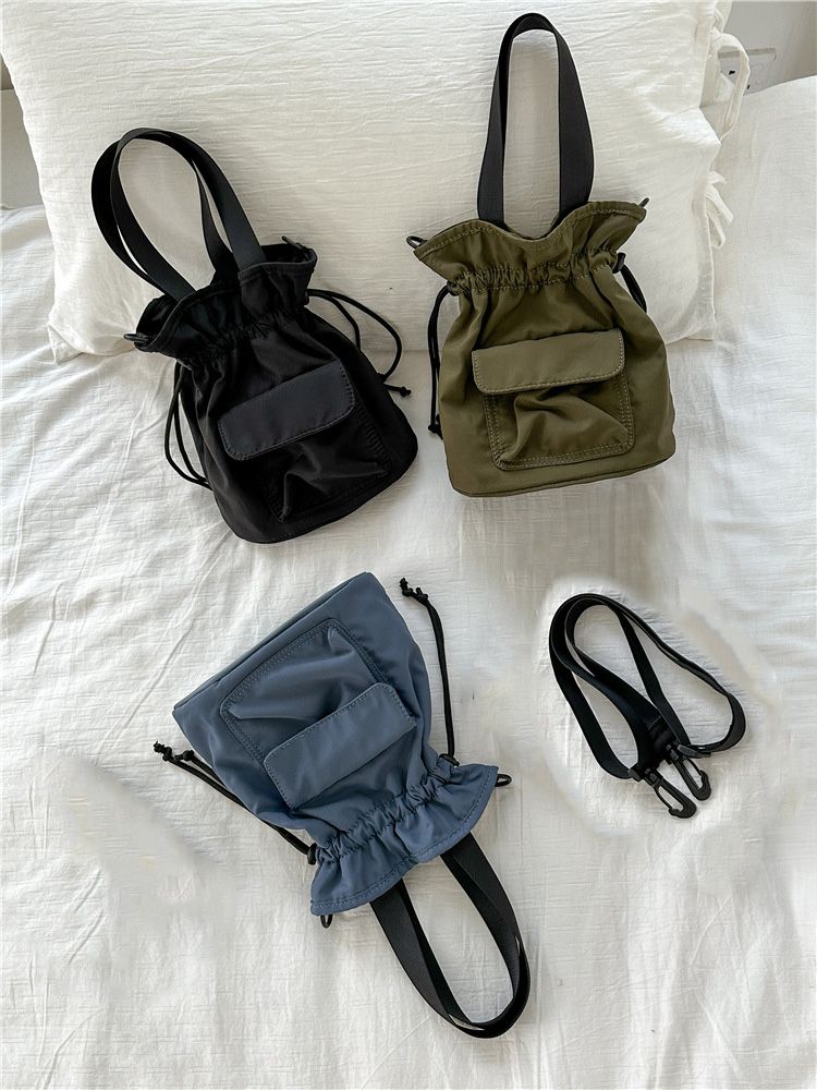 抽繩皺摺尼龍斜背托特包 水桶包 單肩包 肩背包 輕便防潑水小包 休閒百搭斜背包 尼龍包 女生包包推薦