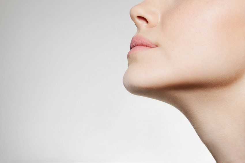 Revitalise the appearance of the neck and jawline