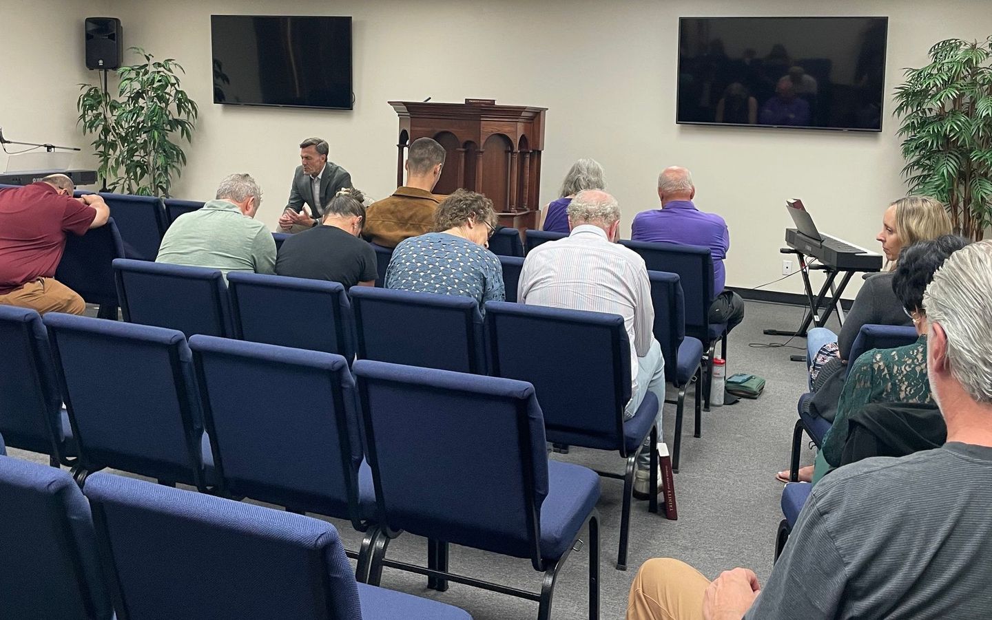 A photo of our 6pm Prayer meeting.