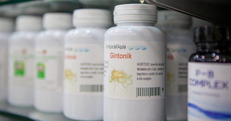 barattoli di integratori