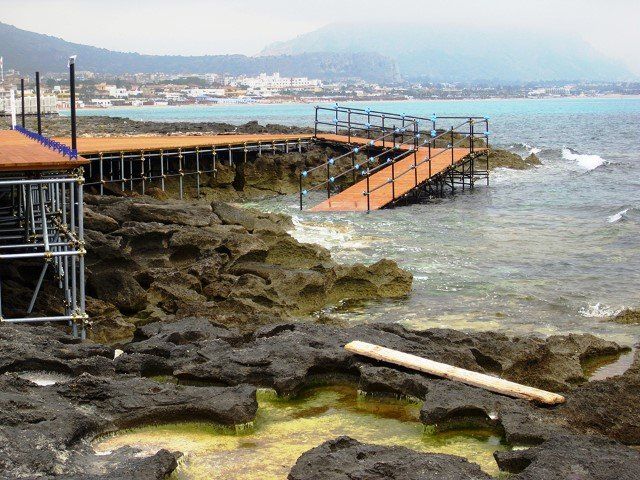 ponteggio per accesso a scogli