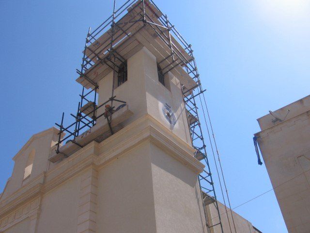 ponteggio per restauro campanile chiesa