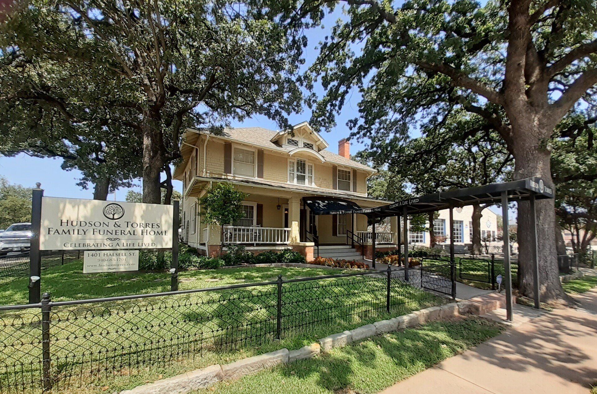 Hudson & Torres Family Funeral Home Bridgeport, TX