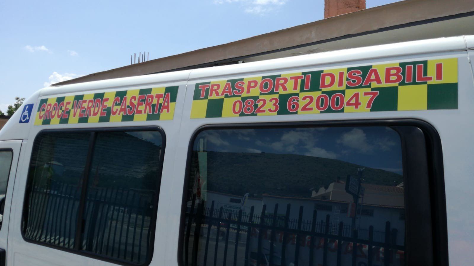 Scritta ambulanza per trasporto disabili Croce Verde Caserta
