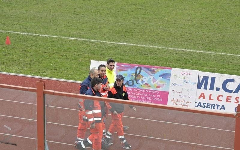 Paramedici al lavoro durante manifestazione sportiva