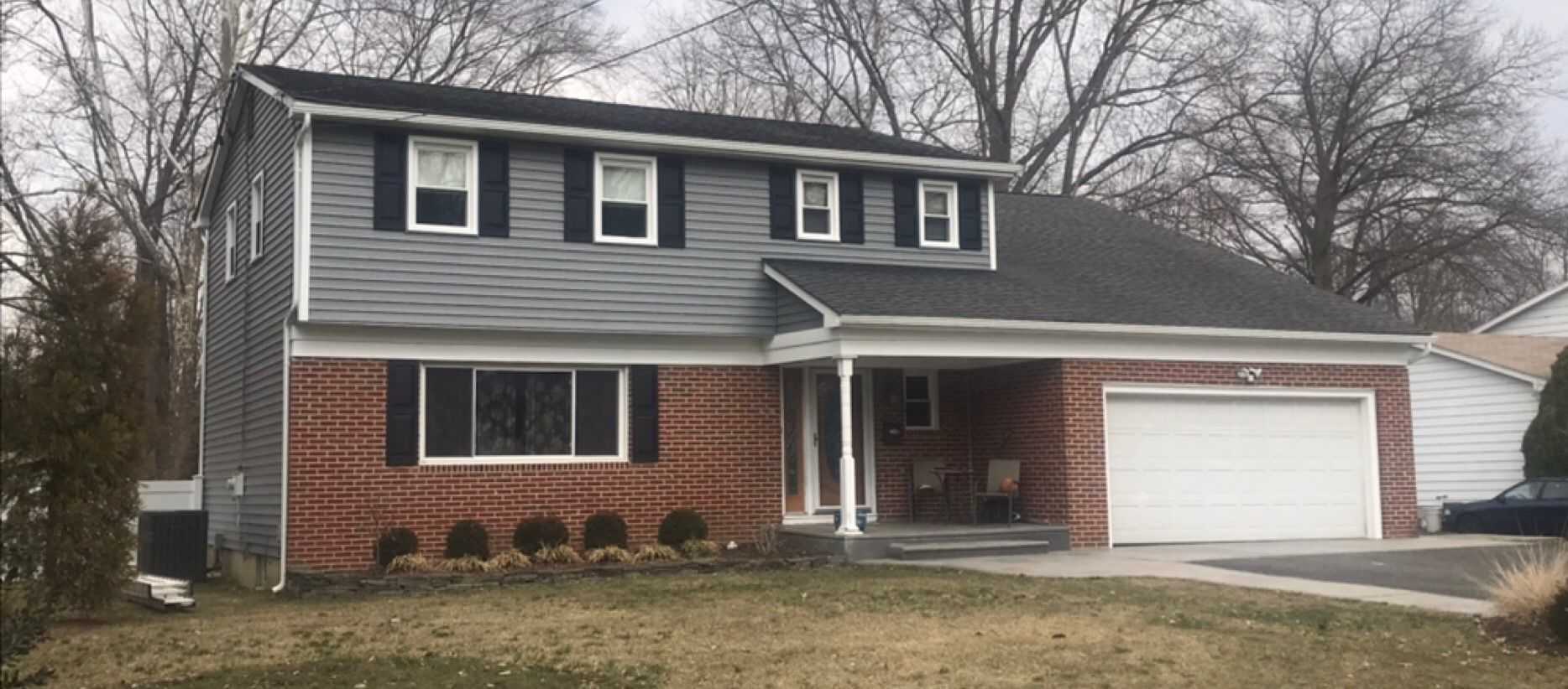 GAF Timlberline roof with Mastic Carvedwood Deep Granite siding in Cherry Hill, NJ