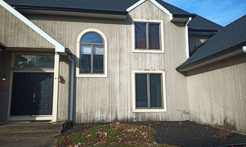 Old roof and siding located in Voorhees, NJ