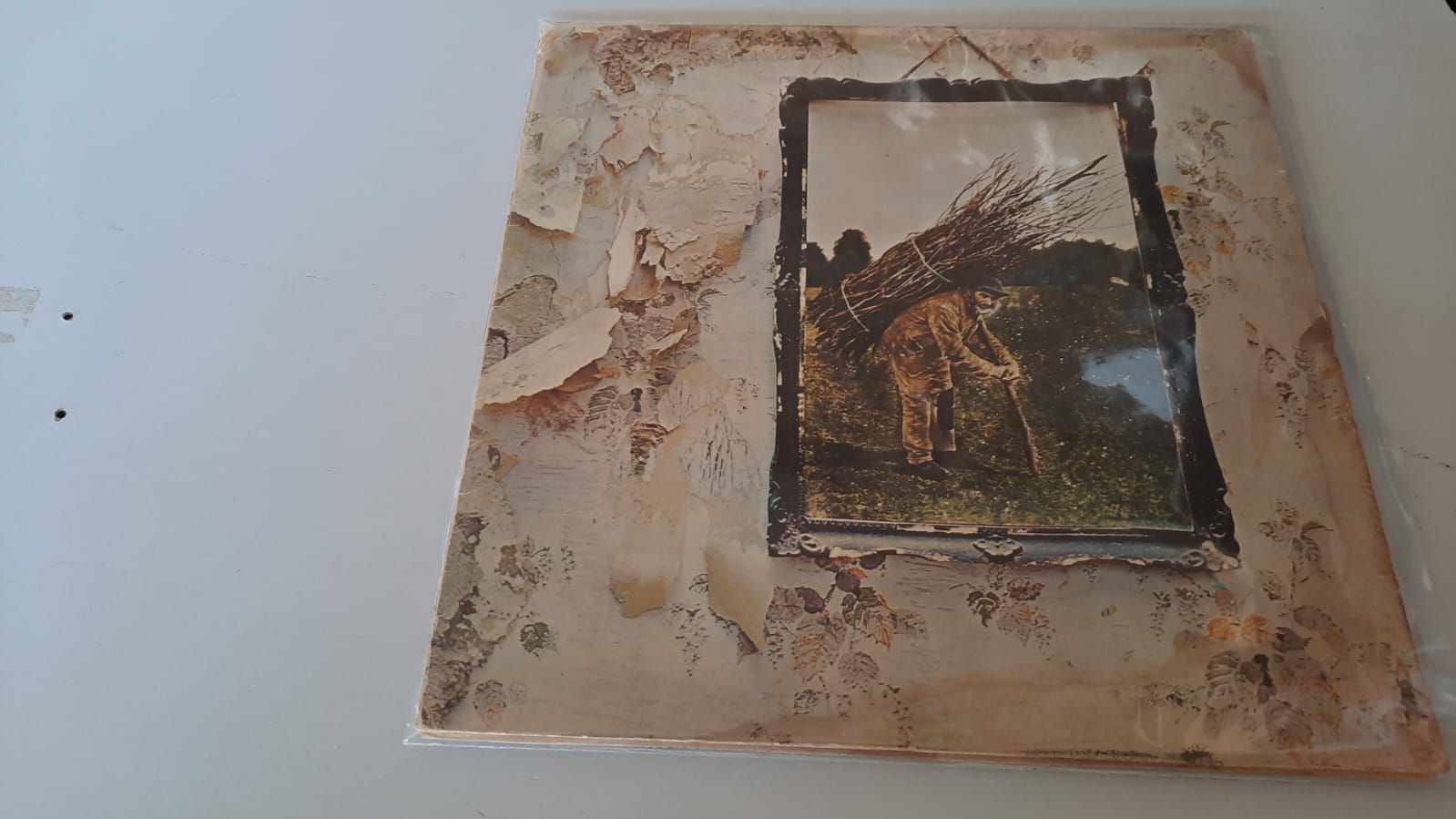som Lp Vinil Led Zeppelin IV bem conservado
R$150