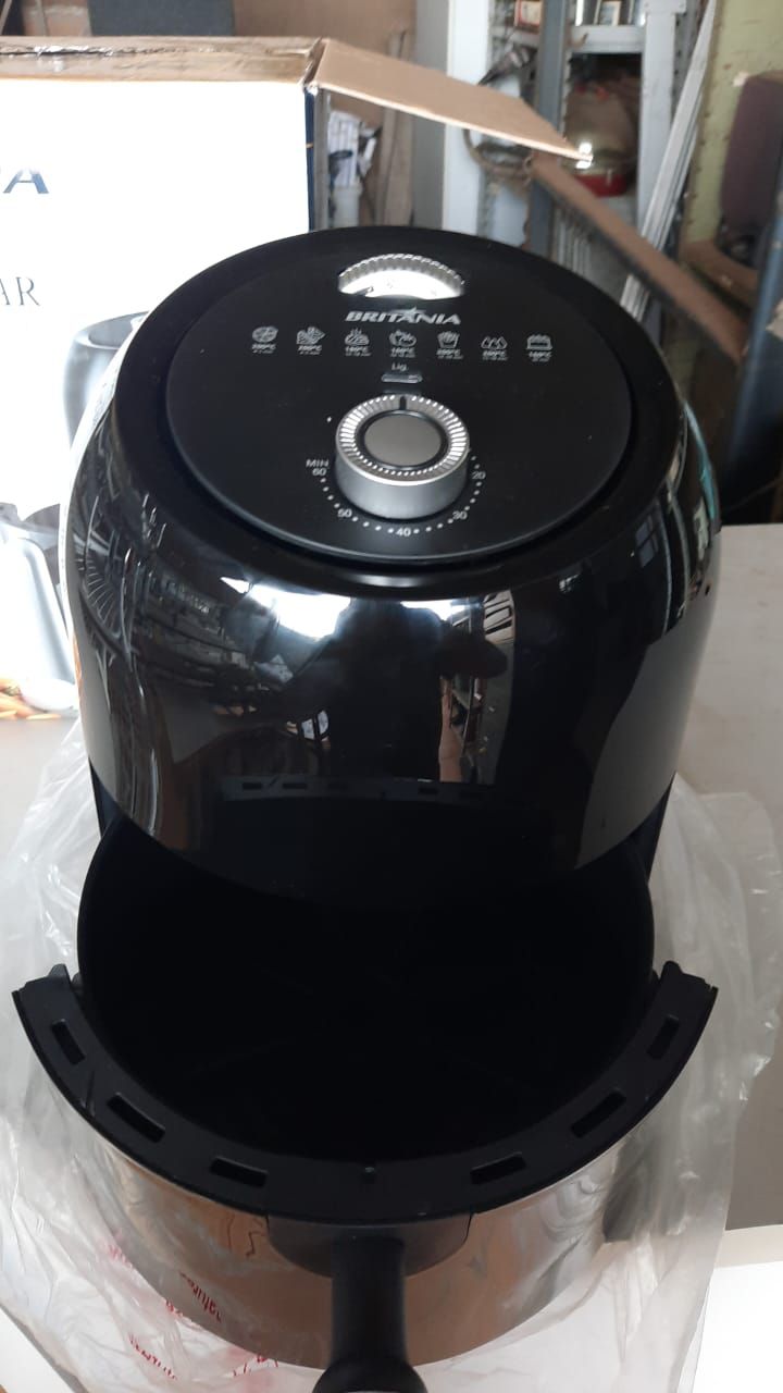 comercio Air Fryer Fritadeira Sem Óleo BFR30 1000W Britânia 3L 220V Revestimento Antiaderente Grelha nova
R$230