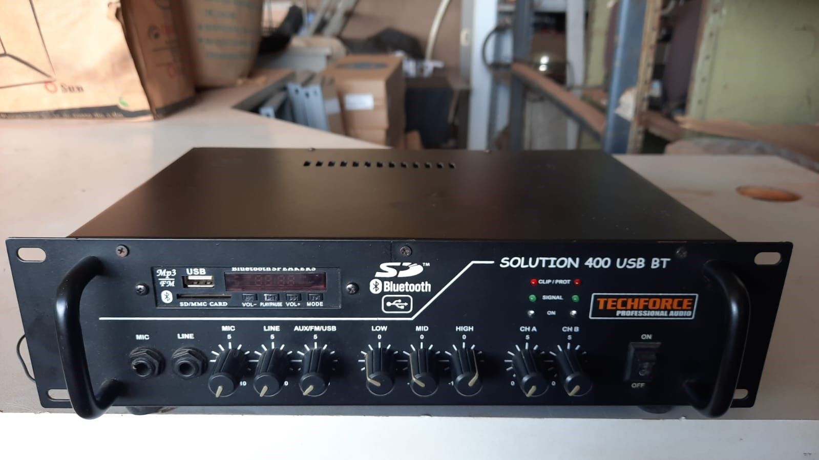 Amplificador Potência Techforce Solution400 Usb 200 Wrms Fm Bluetooth semi novo