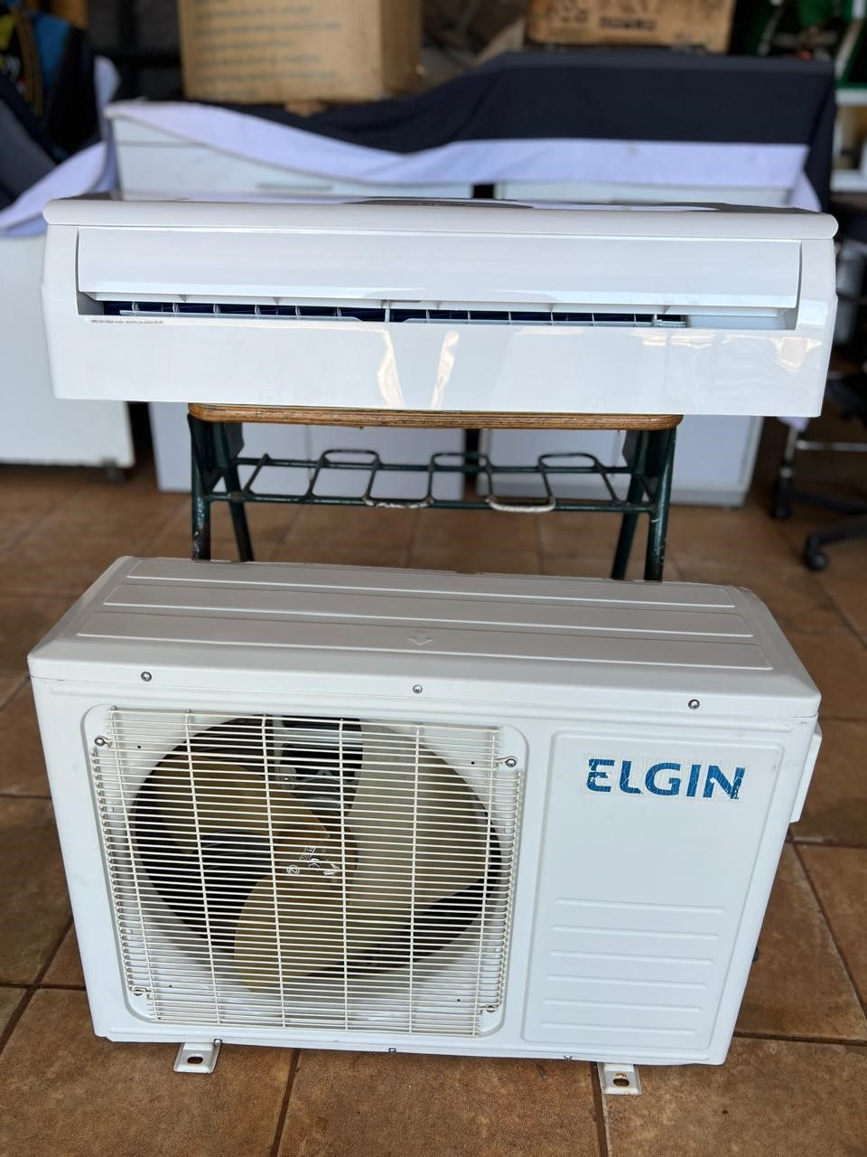 Ar Condicionado Split Elgin 18.000Btus Frio 220v seminovo com garantia