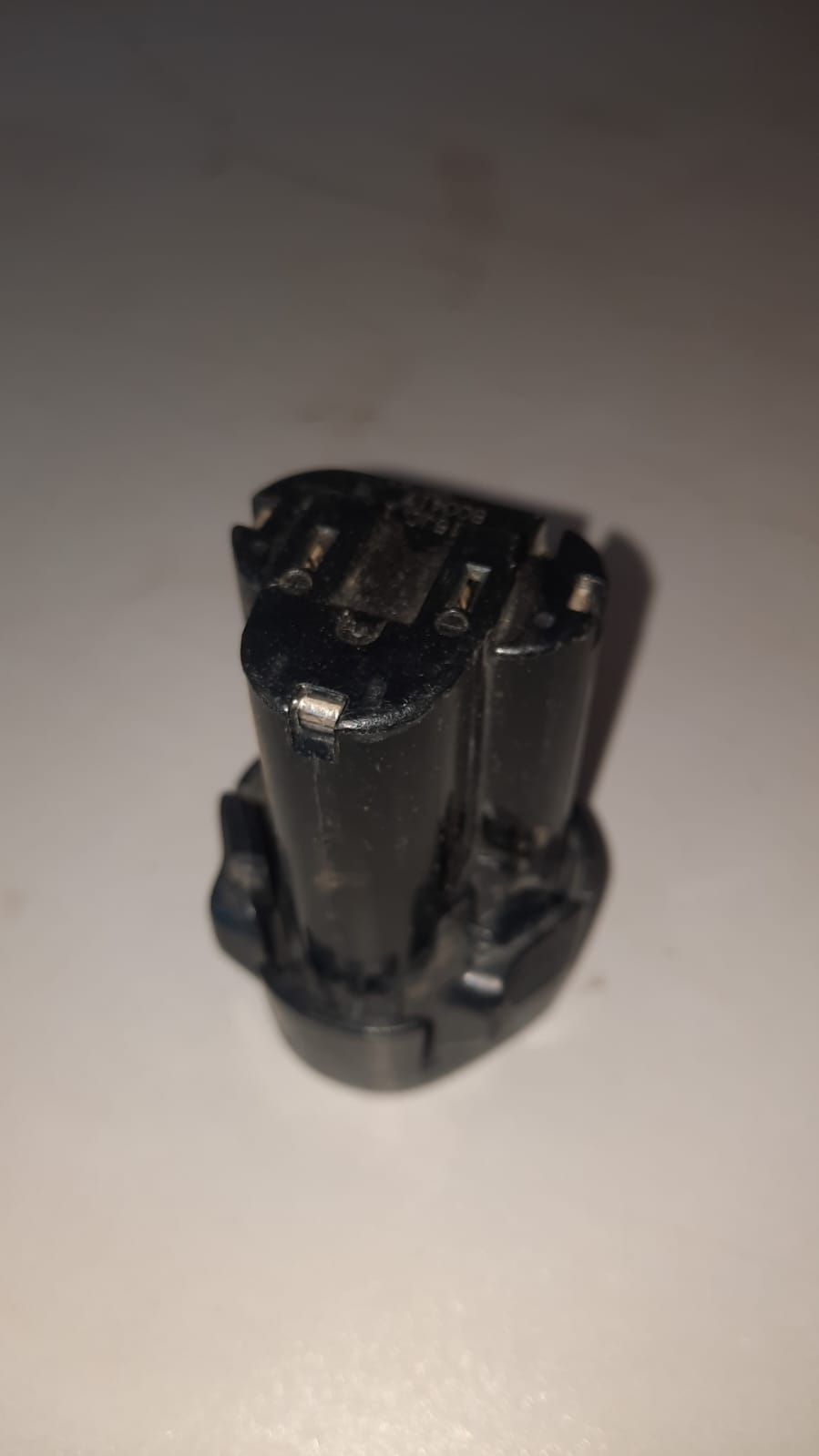 Bateria Makita íons de lítio 10.8 a 12 volts 1,3 Ah - BL1014 usada funcionando 100%
R$100