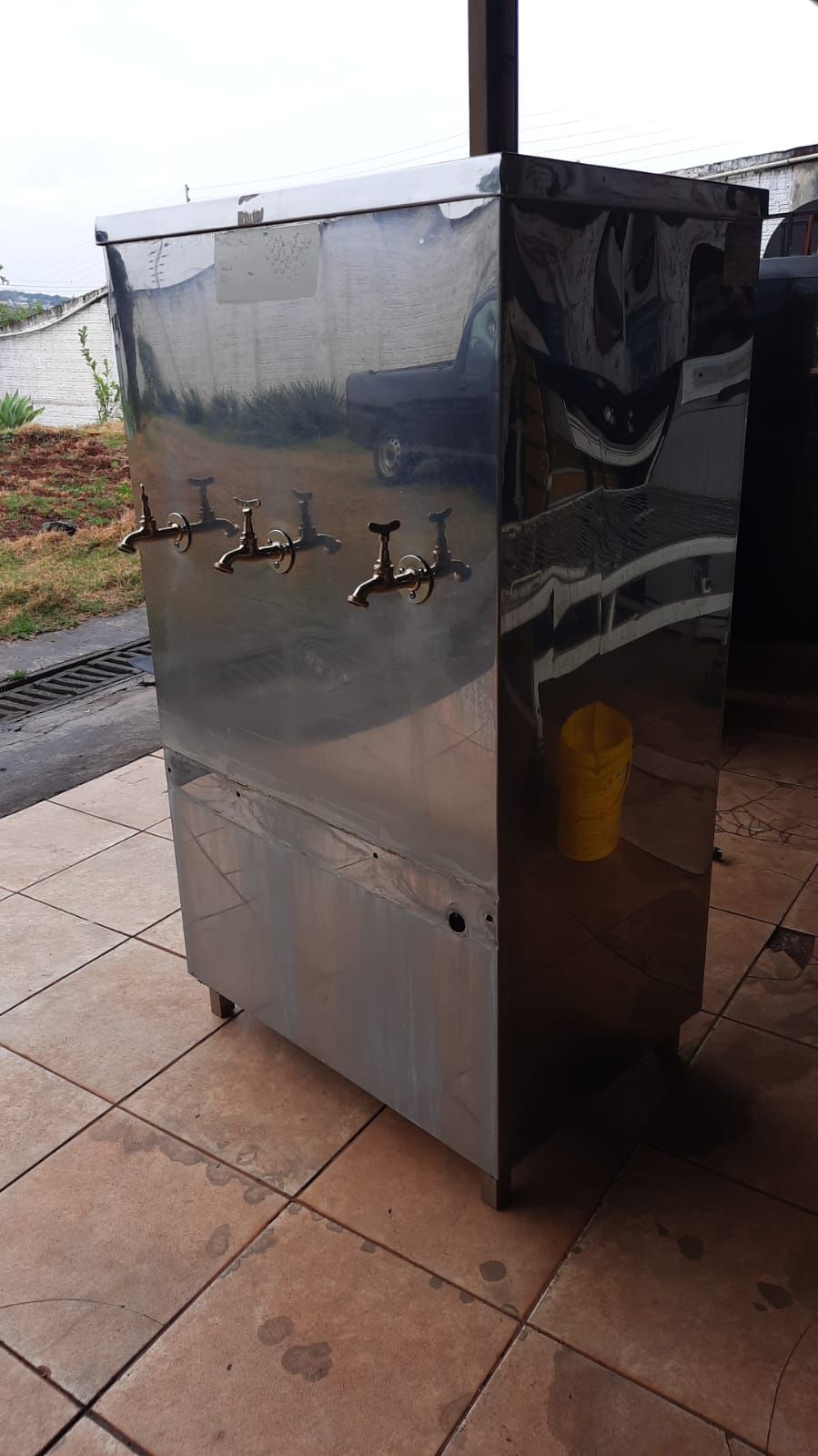eletrodomestico Bebedouro industrial em inox 100 litros 127volts com torneiras novas não tem esgoto funcionado 100%