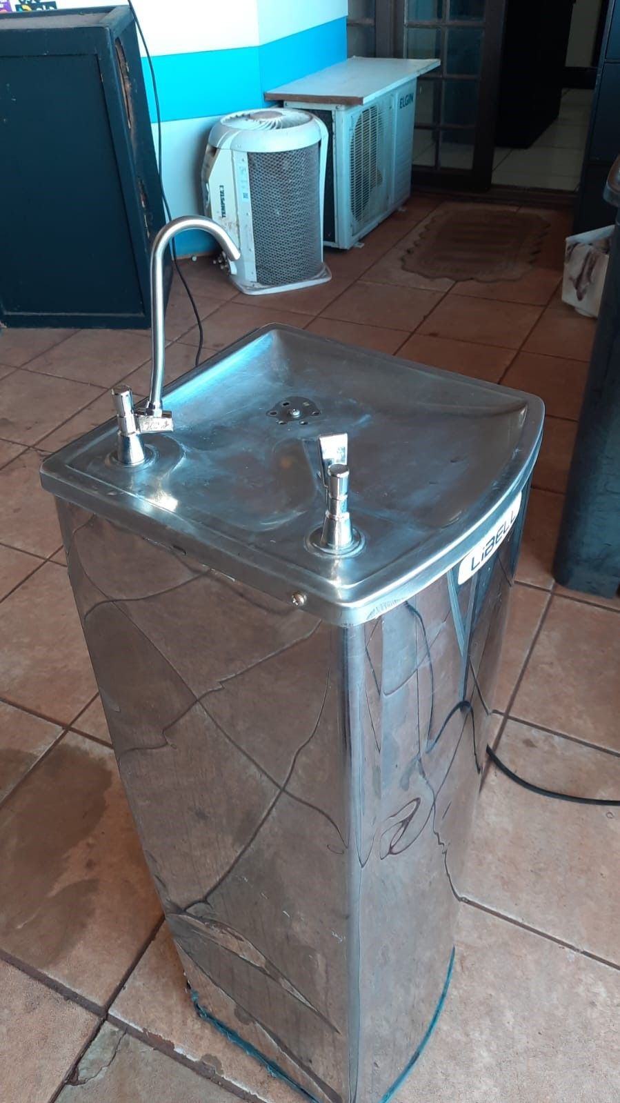 Bebebdouro em inox Libell 127 volts semi novo funcionando 100%