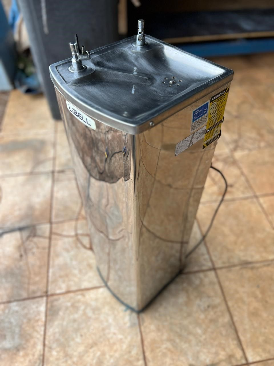 Bebebdouro em inox Libell 127 volts semi novo funcionando 100%