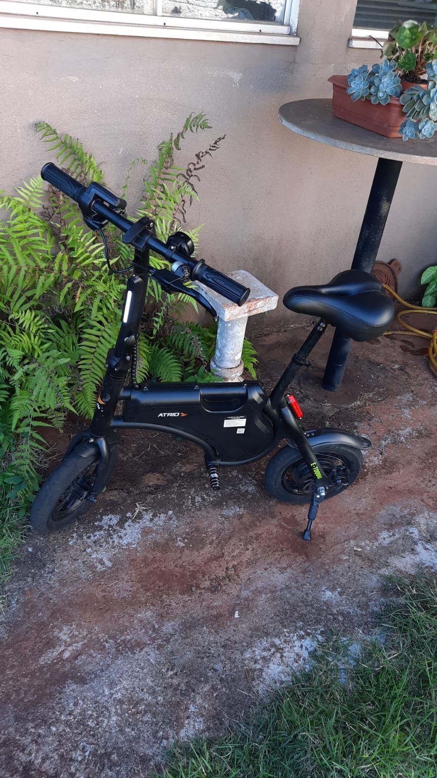 Bicicleta Elétrica Dobrável aro 12 Atrio Toquio 350w com carregador funcionando bateria fraca