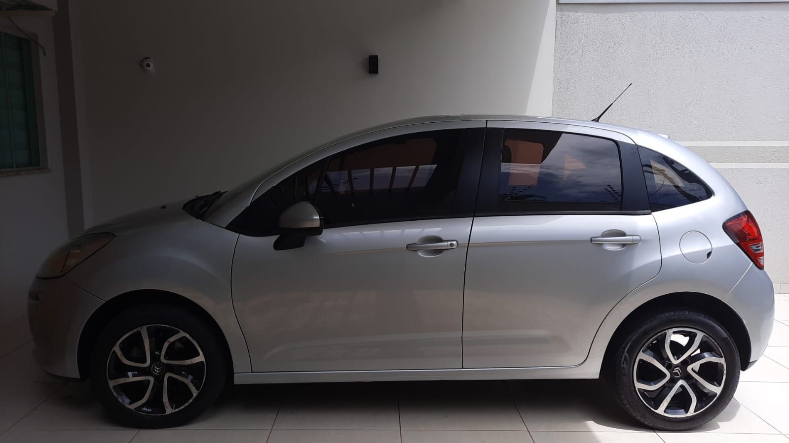 Citroen C3 Tendence 1.5 8 válvulas flex mecânico bem bonito mais tem  passagem por leilão RS  R$36.000,00