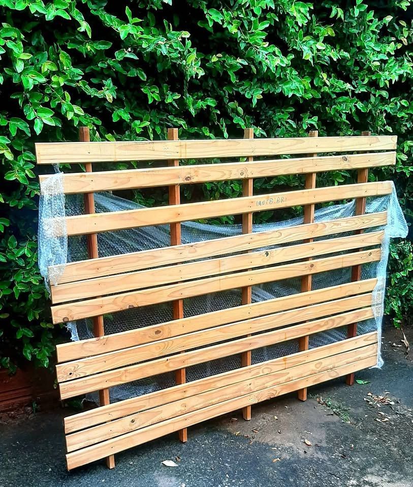 Cama de casal 1,30 m com estrado perfeito bem conservada
R$200