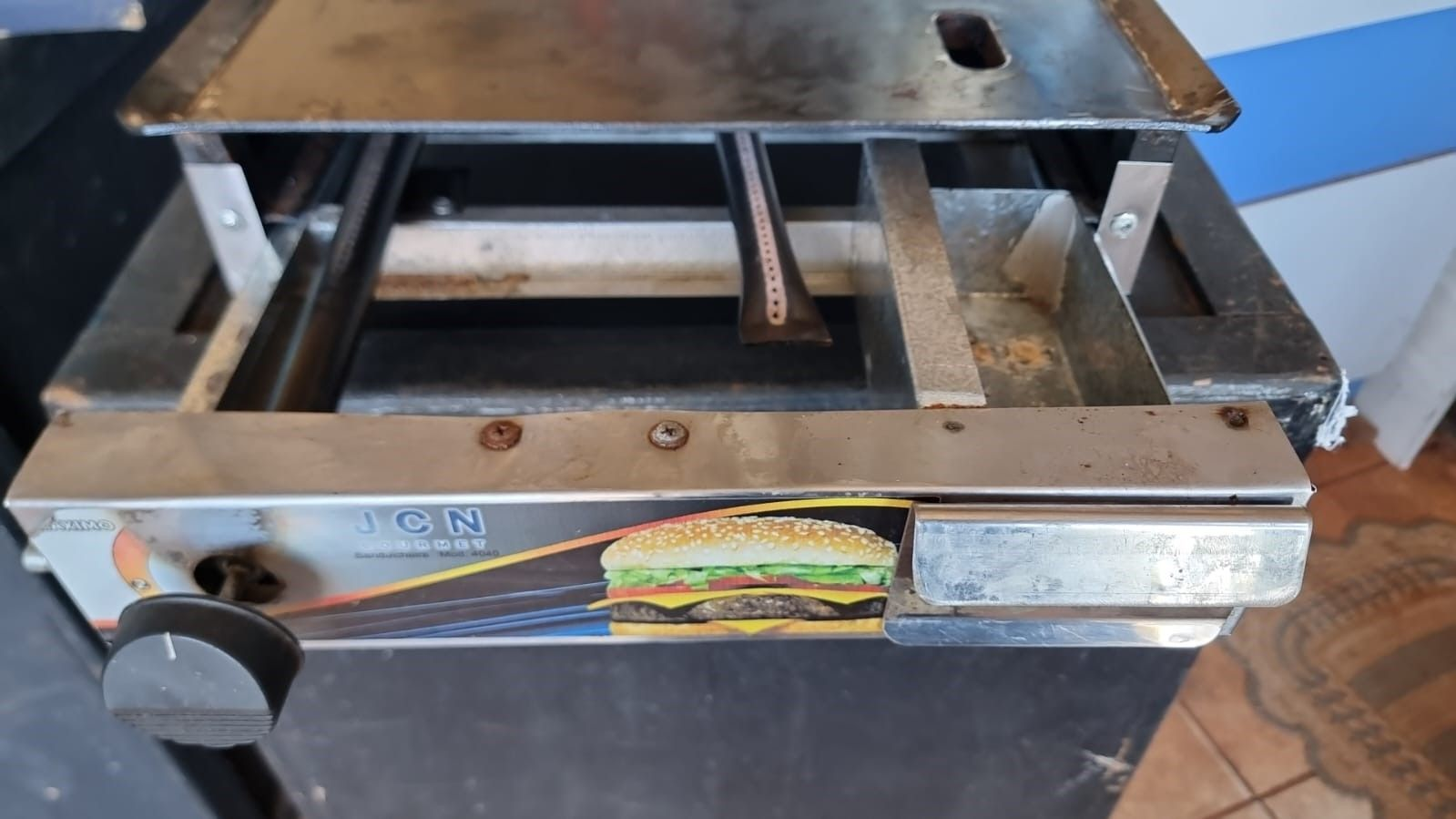 Chapa de lanche 0,40x0,40 cm a gás baixa pressão bem conservada funcionando com garantia