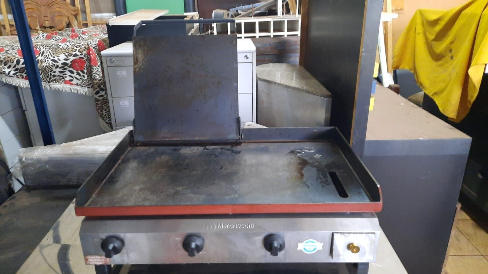 moveis Chapa com prensa 03 queimadores 0,80x0,50 Marchesoni bem conservada funcionando 100%